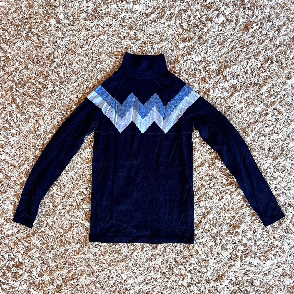 L'ETOILE SPORT CHEVRON MOCK NECK SWEATER size Small never worn